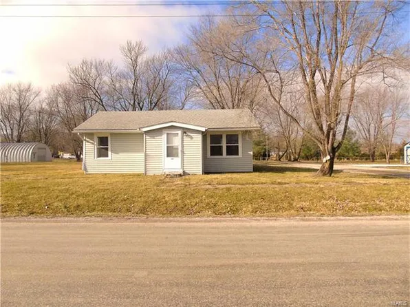 407 N Main St, Sorento, IL 62086