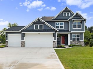 6700 Inwood Ridge Dr, Rockford, MI 49341