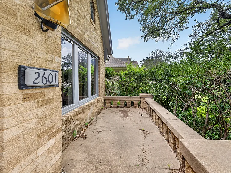 2601 S University Dr — Photo 5