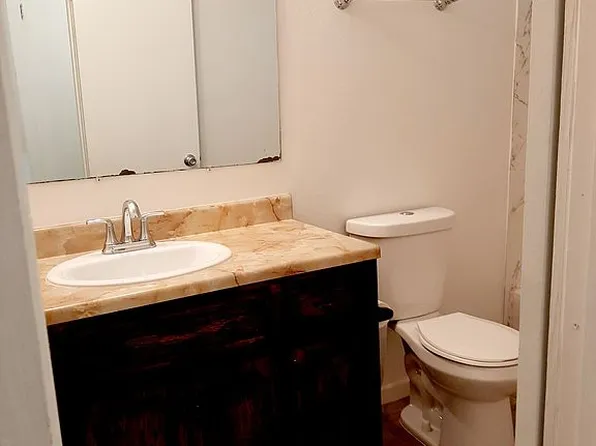 950 10th St SE, Paris, TX 75460