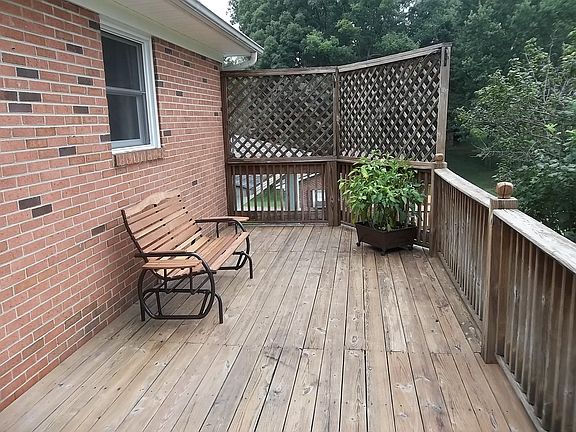 4th image of 912 Hermitage Ln