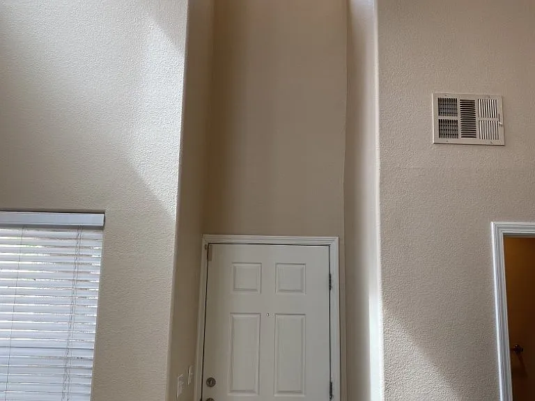 5680 Woods Crossing St — Photo 5