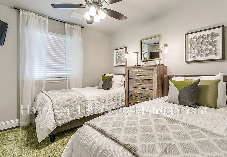 829 Juno Ln — Photo 26