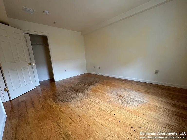 34 Raymond St #2 — Photo 14