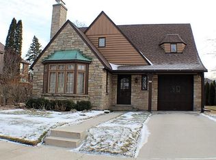121 Lake Ct, Sheboygan, WI 53081