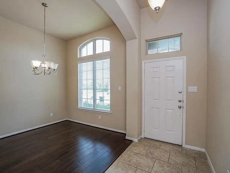 18327 High Summit Ln — Photo 4
