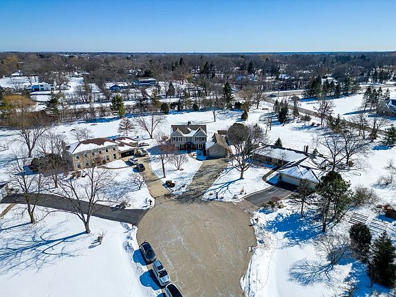 3rd image of 823 Whitman Ct