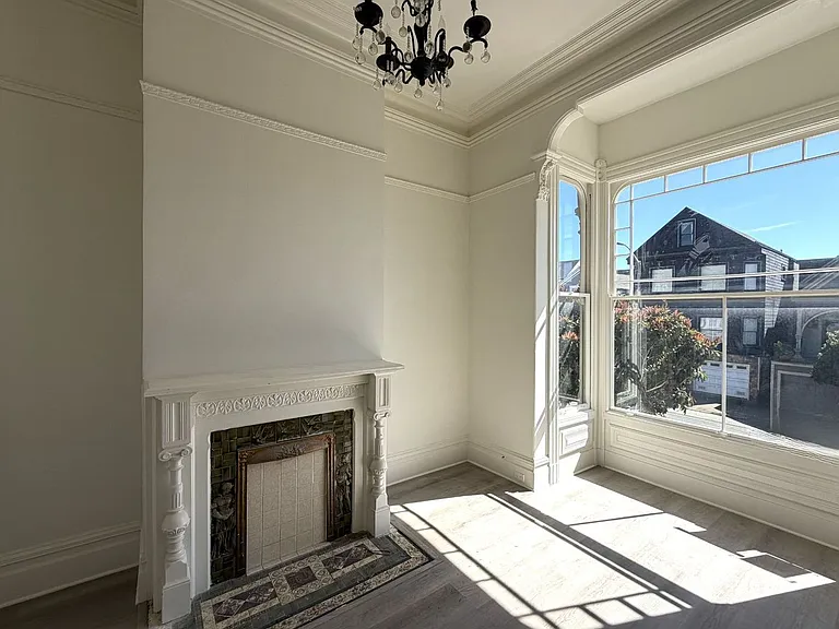 1914 Golden Gate Ave — Photo 3
