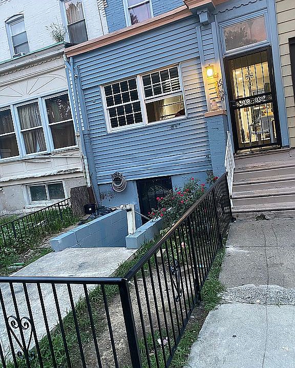 1st image of 6726 Woodland Ave