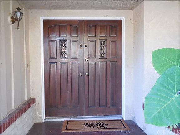 4th image of 1747 N San Antonio Ave