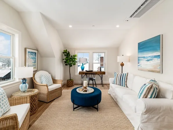 145 Main St #1, Essex, MA 01929