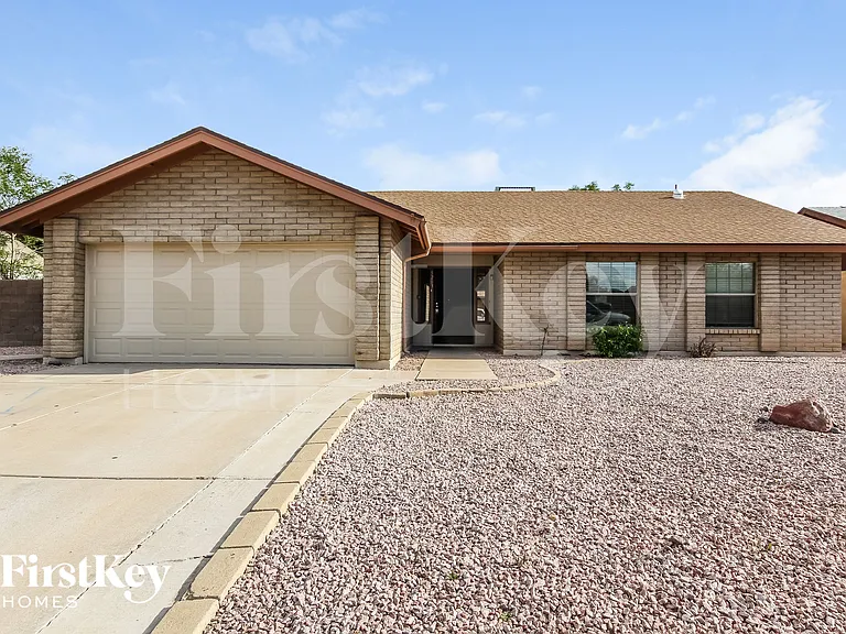 5203 W Sandra Ter — Photo 1