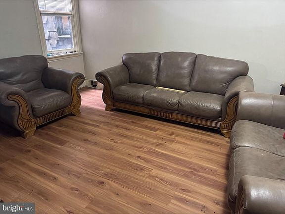 3rd image of 721 W Market St