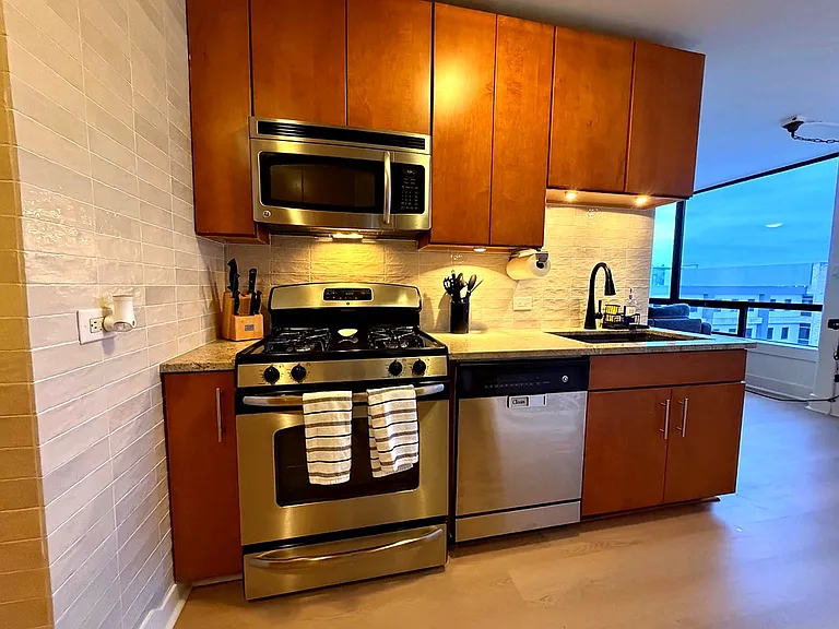 1212 Guadalupe St #904 — Photo 29
