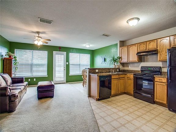 4th image of 1457 Pine Ln