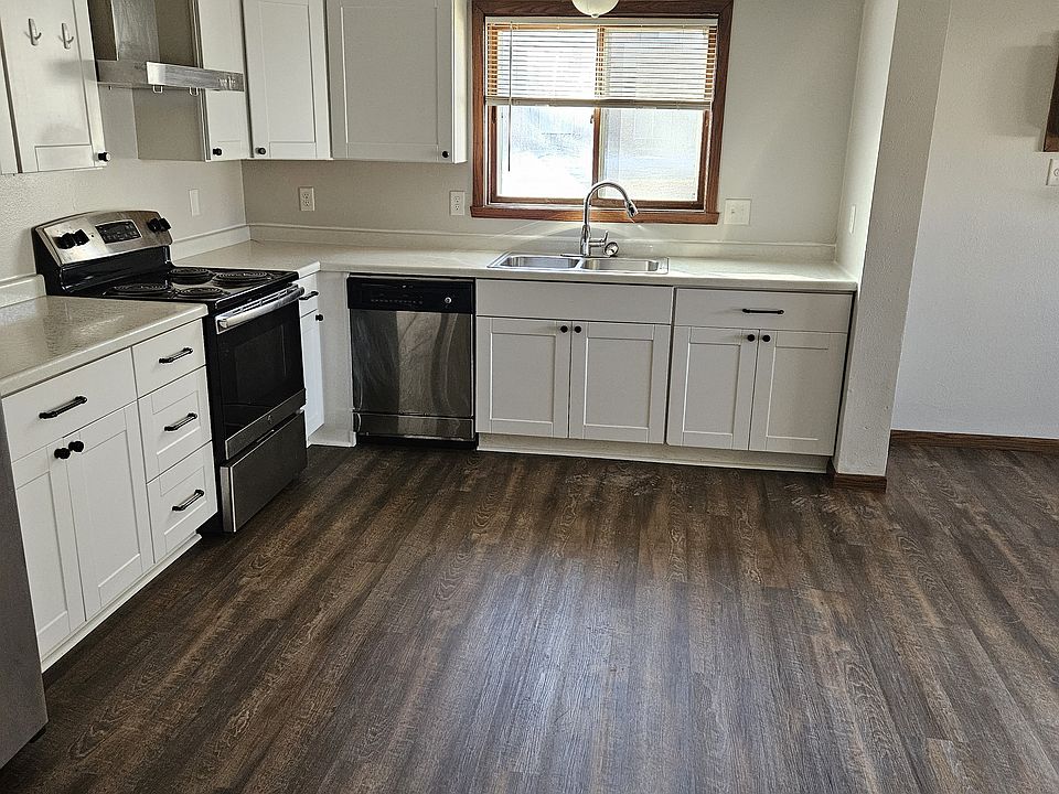 1st image of 2616 Country Club Pkwy #4