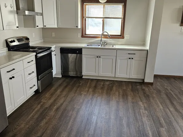 2616 Country Club Pkwy #4, Moorhead, MN 56560