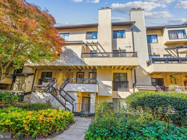 9725 Hellingly Pl #46, Gaithersburg, MD 20886