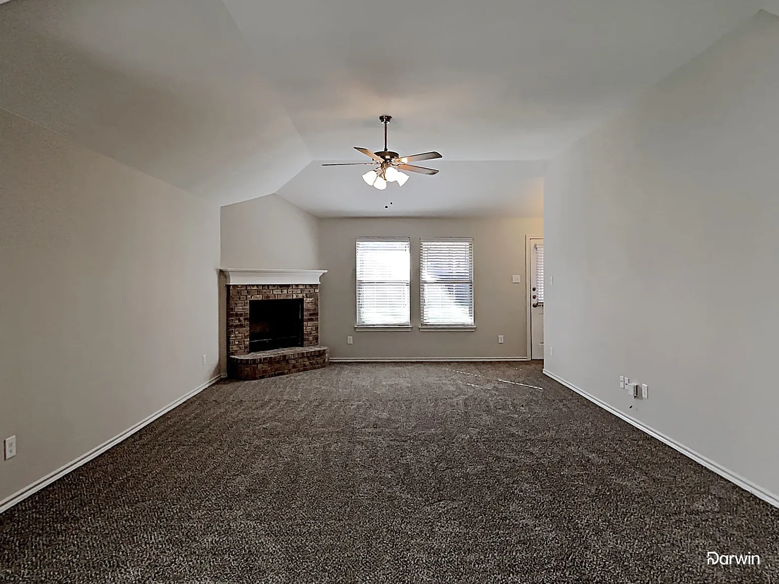 4 bed, 2.0 bath, 2055 sqft, $2,365 — Photo 4