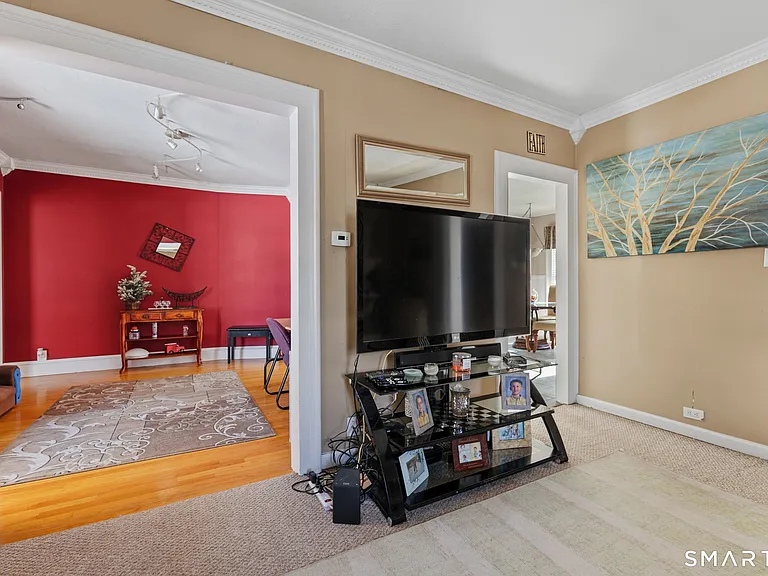 27 Windsor Ave #2 — Photo 6