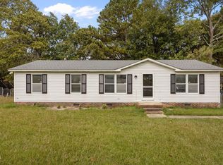 384 Jamestown Dr, Spring Lake, NC 28390