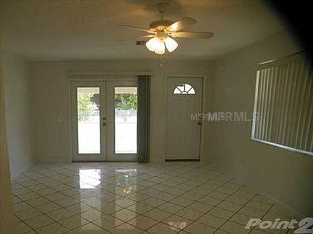 5th image of 2536 Warne St