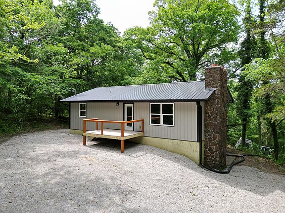 4th image of 25173 Farm Road 1266