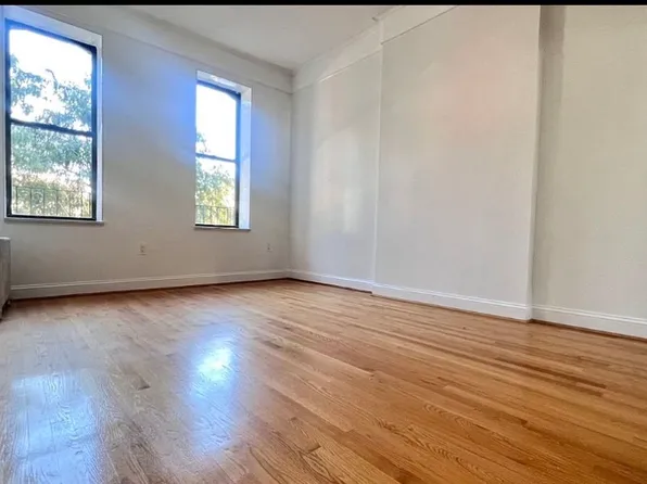 842 Bushwick Avenue image 6 of 8