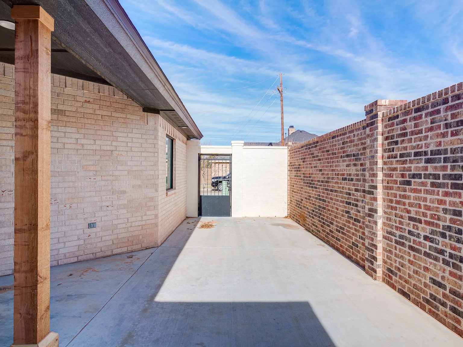 3 bed, 2.5 bath, 2000 sqft, $2,500 — Photo 4