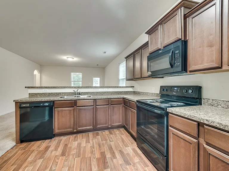 1309 James St — Photo 2