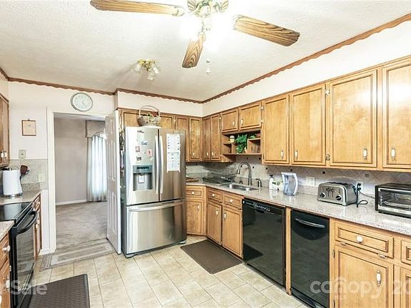 4th image of 705 Garrou Ave SE