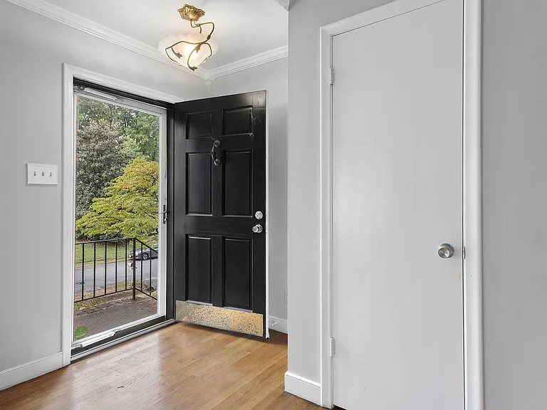 2115 Cedarhurst Dr — Photo 27