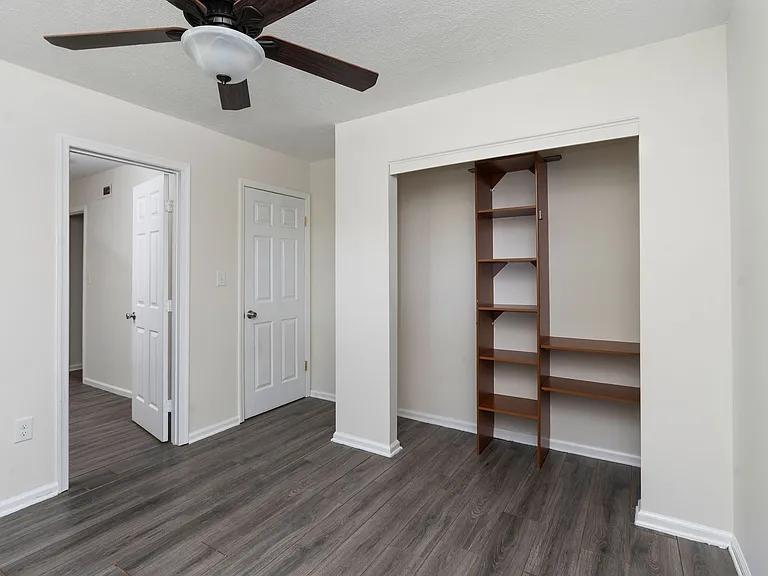921 Dogwood Cir — Photo 16
