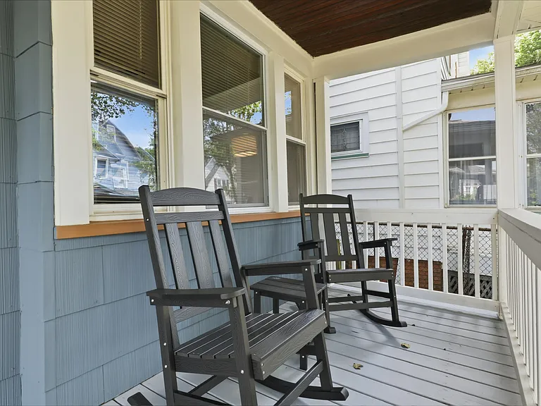 461 Benton St — Photo 22
