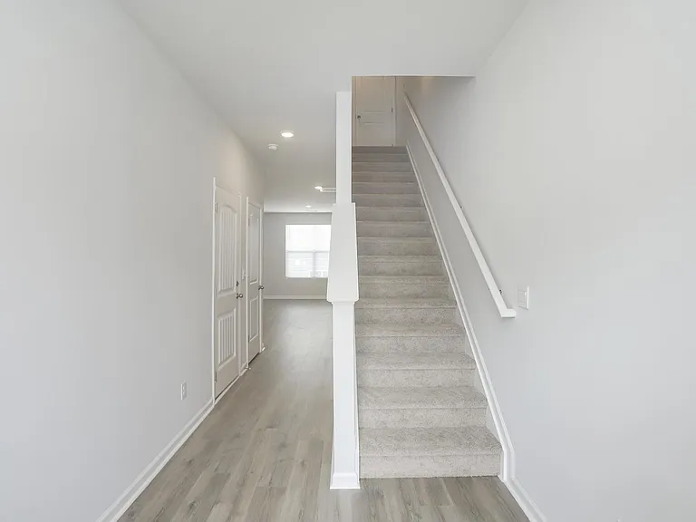 250 Hazel Ln — Photo 6