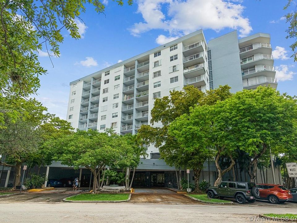 1st image of 6900 Bay Dr APT 5L