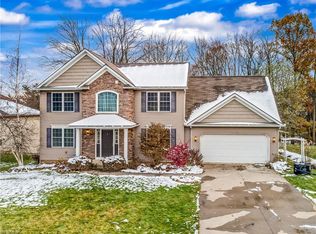588 Silver Creek Dr, Doylestown, OH 44230