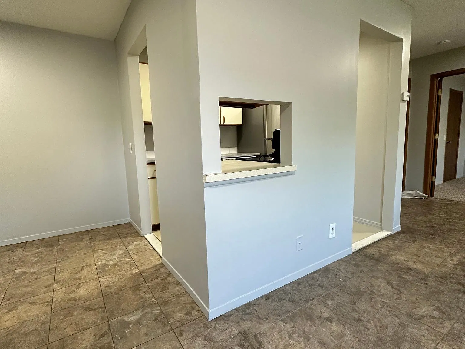 819 Minnesota Dr — Photo 2