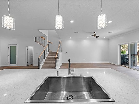 5th image of 1935 GREENBRIAR TERRACE