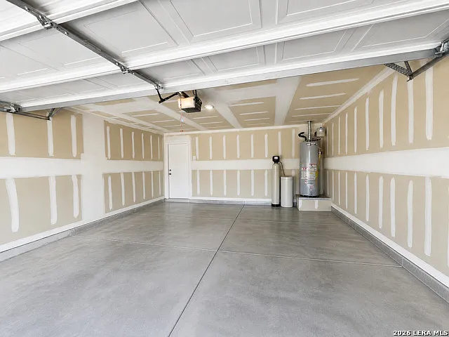 5 bed, 2.5 bath, 2627 sqft, $2,200 — Photo 4