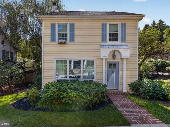 154 Hanover St, Glen Rock, PA 17327