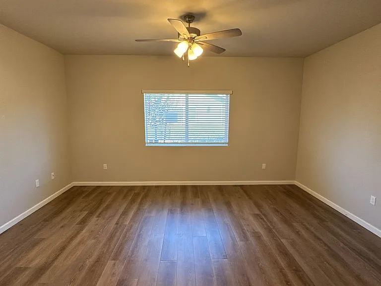 514 S Summit St #101-103 — Photo 2