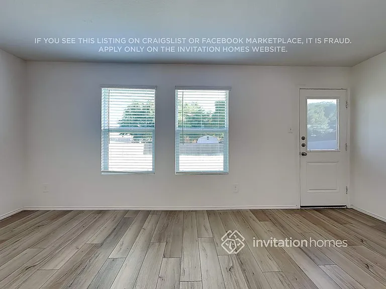 10527 Sewell Cir — Photo 4