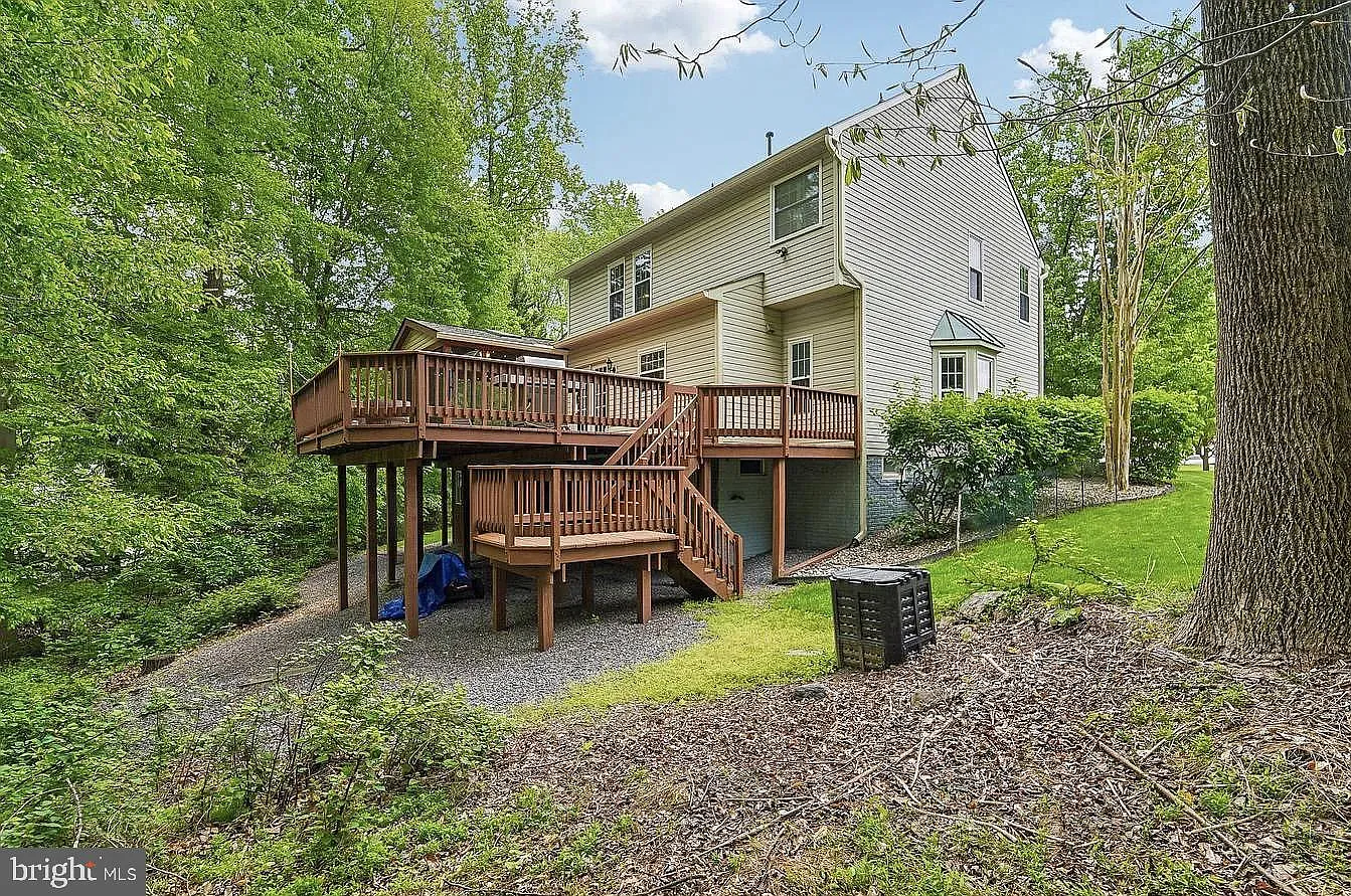 5 bed, 3.5 bath, 2872 sqft, $4,400 — Photo 2