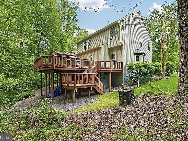 18613 Meadowland Ter — Photo 2