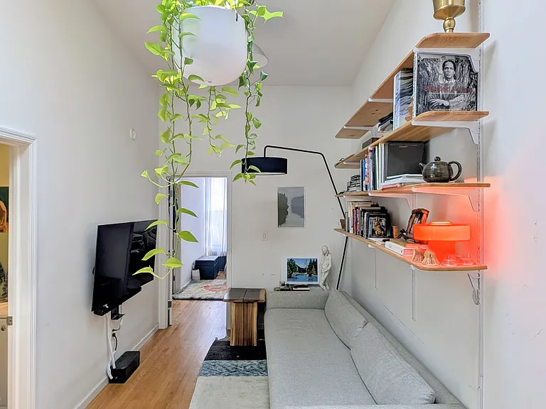 770 Hart St #3R — Photo 5