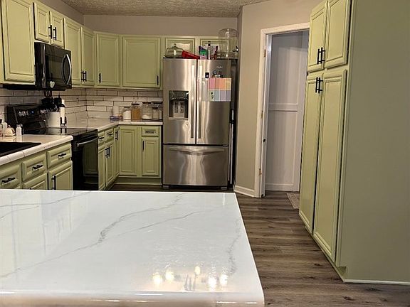 4th image of 502 Red Maple St