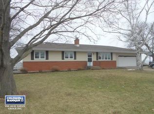 5734 Church Rd, Omro, WI 54963