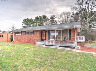 502 Pine Ridge Rd, Johnson City, TN 37601