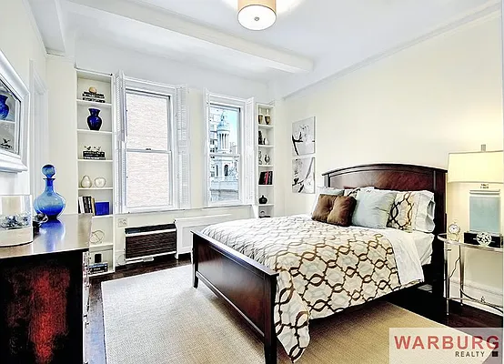 Sold by Warburg | media 33